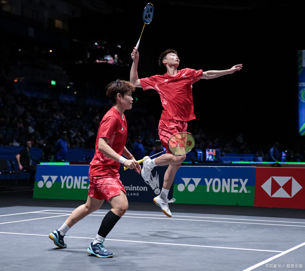 他们凭借精 他们凭借精