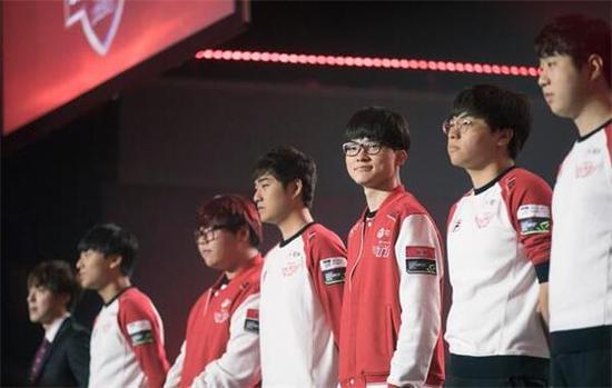 超赛场上 超赛场上